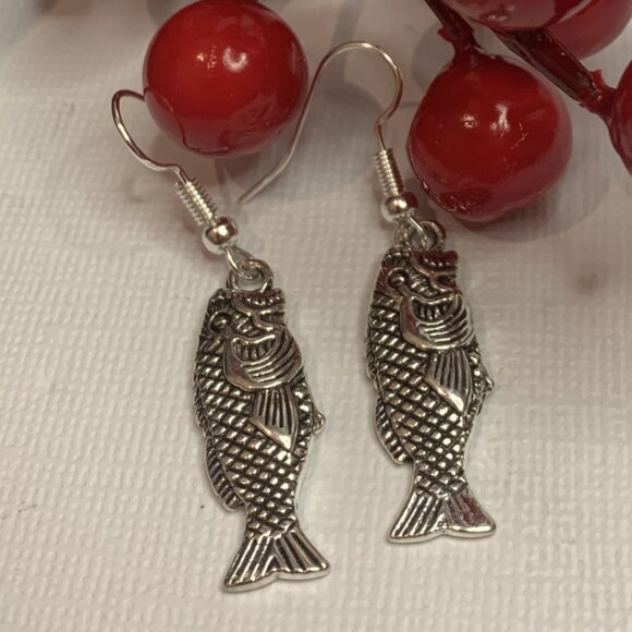 Fish Earring, Fishing Earring, Silly Animal Earring, Gift Idea, Fish Charm - Picture 6 of 9